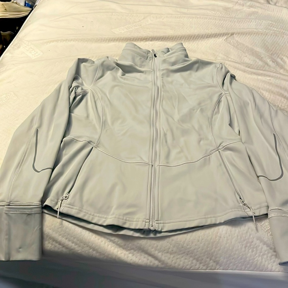 Lululemon Nulux reflective jacket